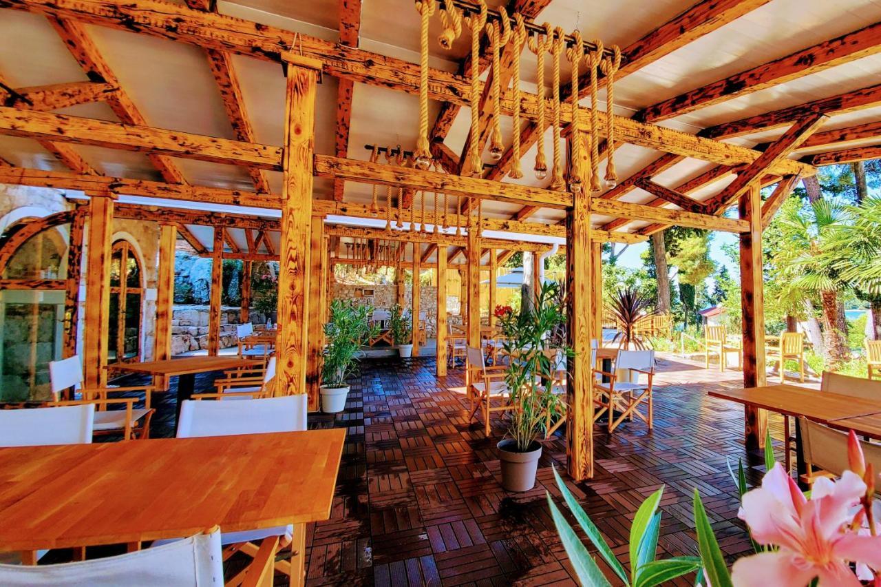 Porton Nature Hideouts โรวีน ภายนอก รูปภาพ