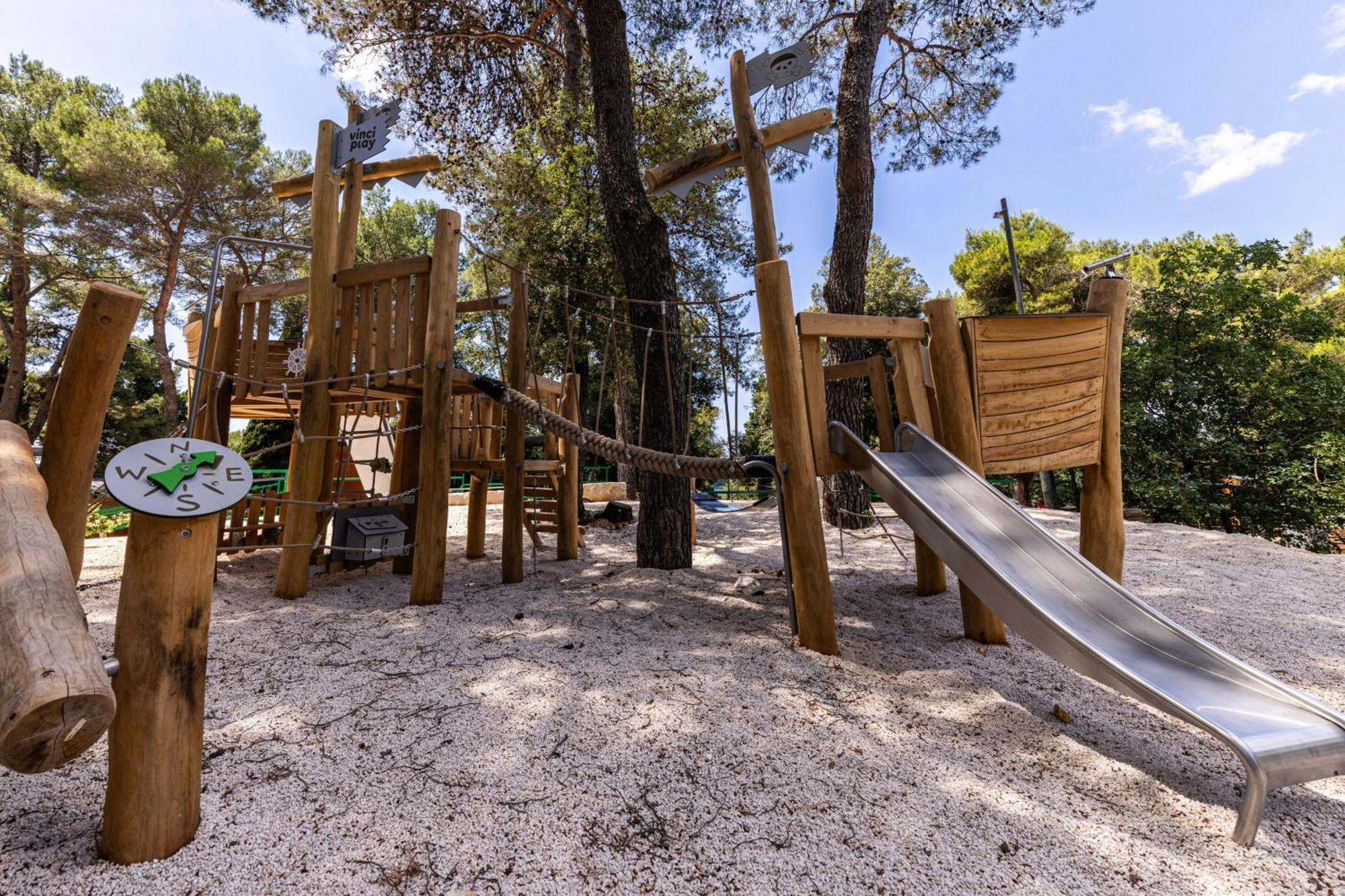 Porton Nature Hideouts โรวีน ภายนอก รูปภาพ