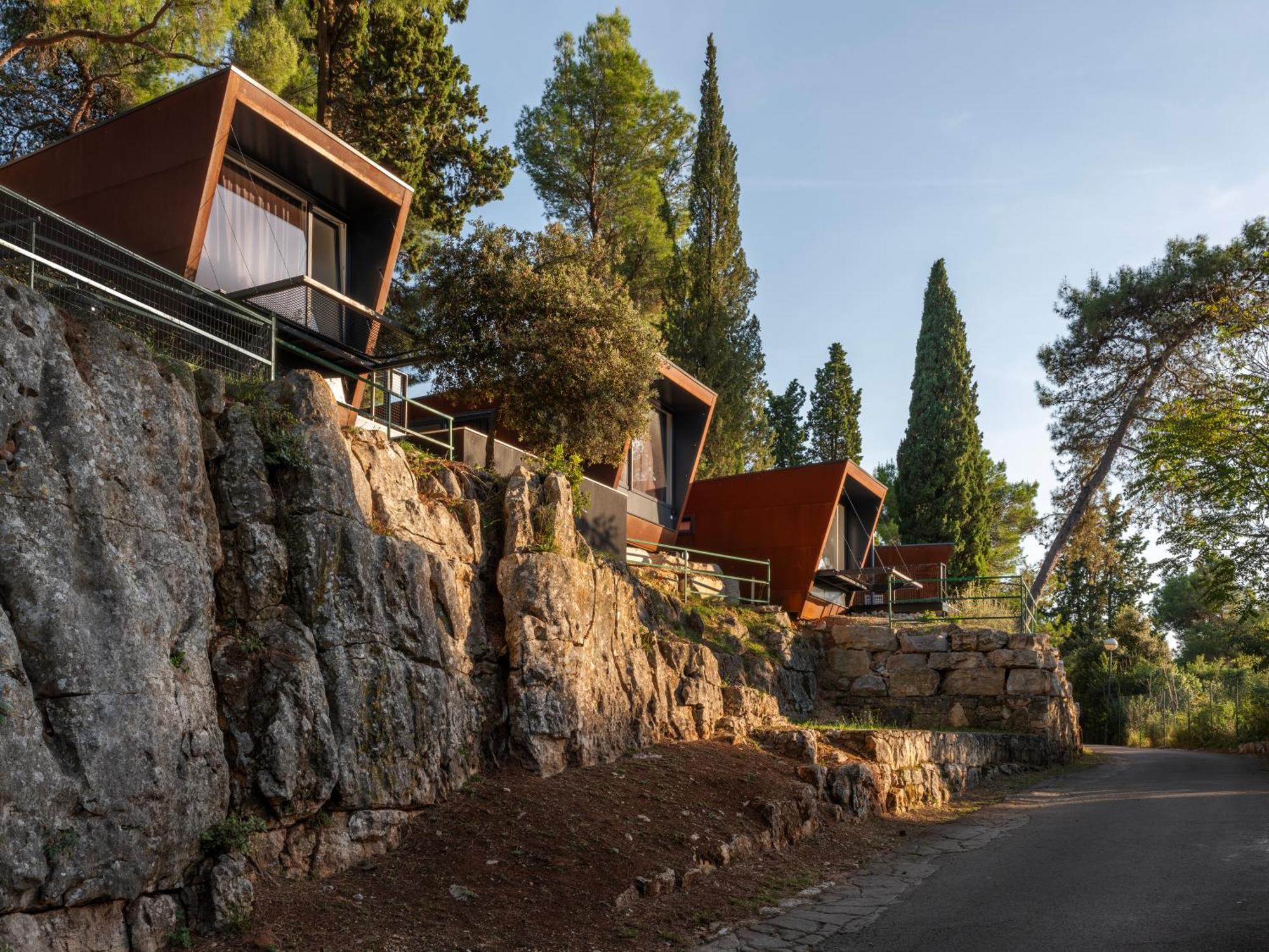 Porton Nature Hideouts โรวีน ภายนอก รูปภาพ